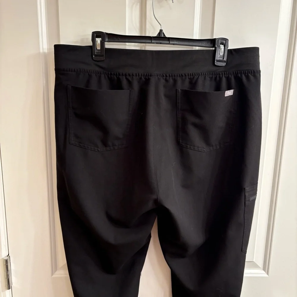 TALL Figs Black Zamora Women's Jogger Scrub Pants with Drawstring XL TALL - Picture 7 of 12